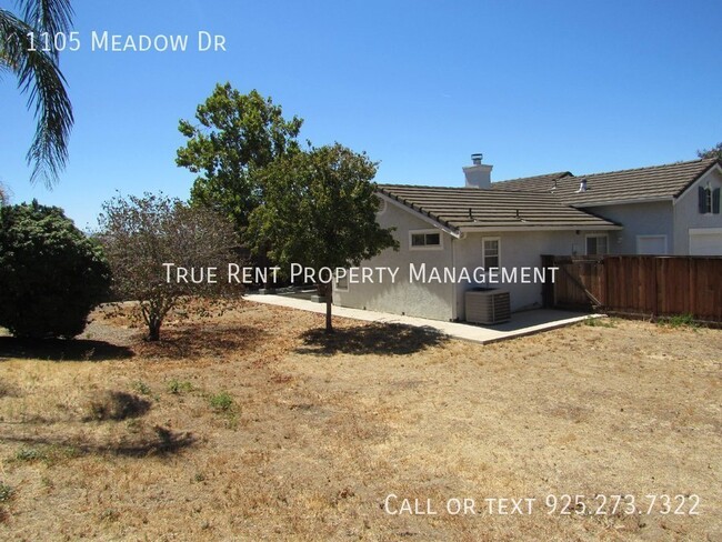 Building Photo - Beautiful 3 Bed, 2 Bath Home in Great Live...