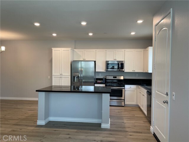 Building Photo - 2142 Lavender Ln