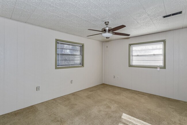 Building Photo - Very cool home with Retro feel - Check it ...