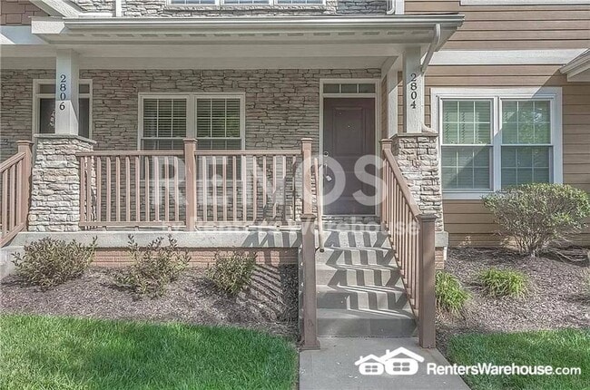 Building Photo - 3 Bedroom / 3.5 Bath Townhouse Near KU MED -  Available in August