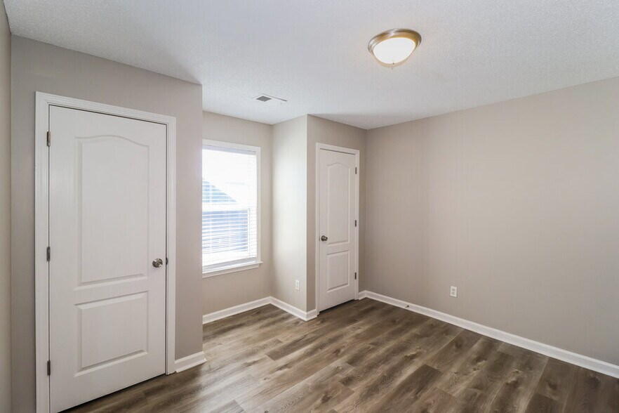 Building Photo - 9395 Brancaster Dr