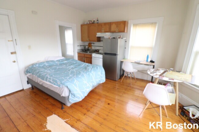 Building Photo - 23 N Beacon St