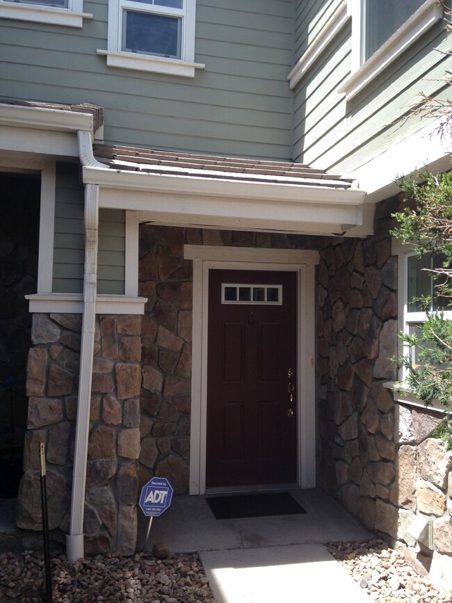 Building Photo - 3BD/2.5BA in Englewood with Attached Garage