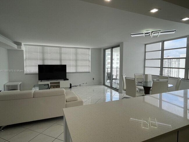 Building Photo - 2750 NE 183rd St