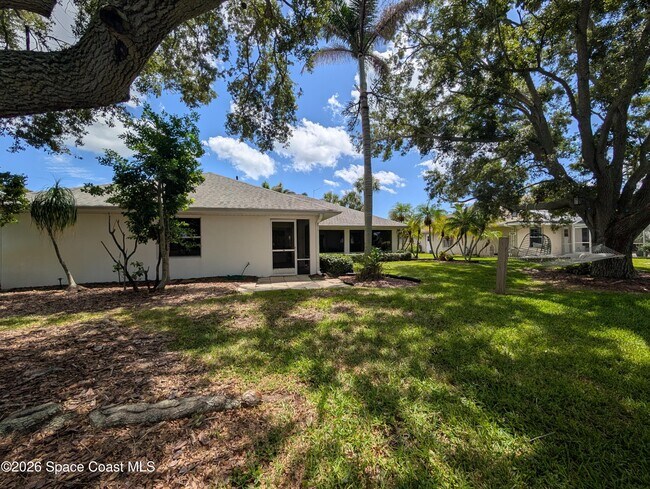 Building Photo - 447 Lake Victoria Cir