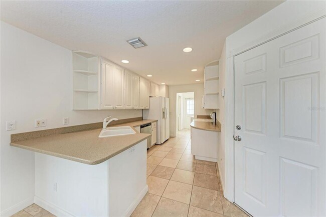 Building Photo - 1501 Napoli Dr W