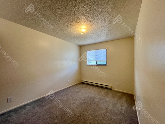 Building Photo - 867 Birch Ave