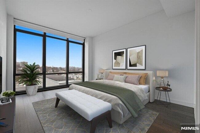 Building Photo - 320 Adolphus Ave