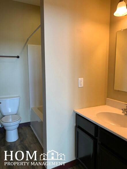 Building Photo - 261 Bunting Ln