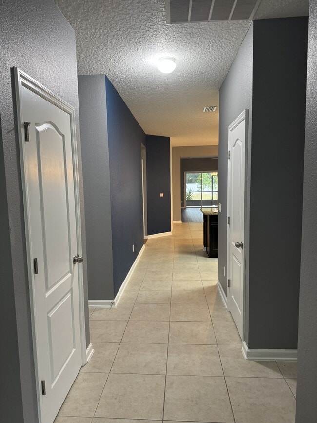 Building Photo - For Rent