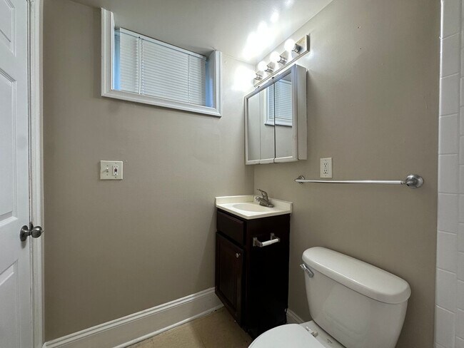 Building Photo - 3706 Erdman Ave