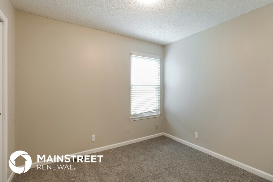 Building Photo - 1231 N Marilla Ln