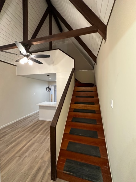 Building Photo - 1375 Columbia St