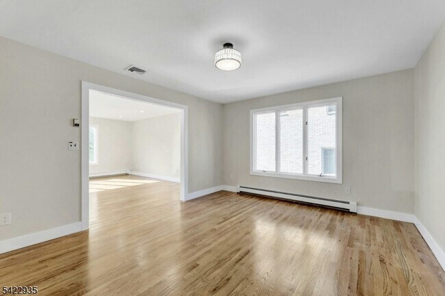 Building Photo - 535 Orchard Ave