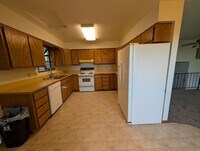 Building Photo - 2 Bedroom Pet-Friendly Orchards House with...