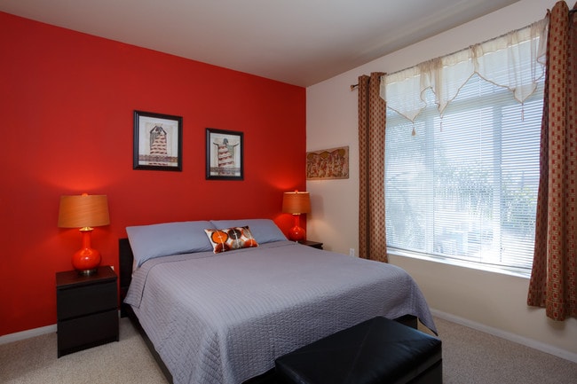 Building Photo - 2400 Fifth Ave