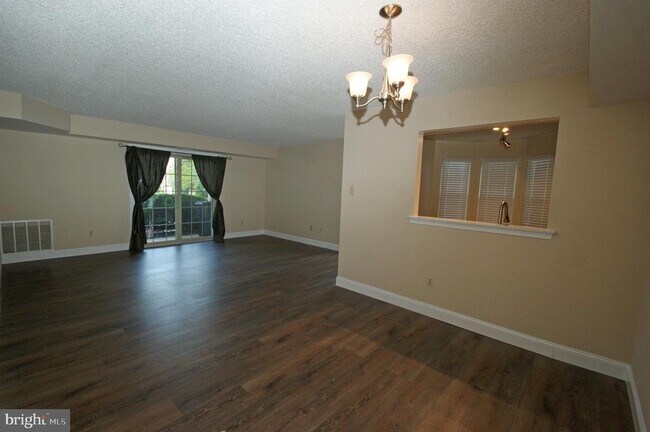 Building Photo - 12010 Barry Ct
