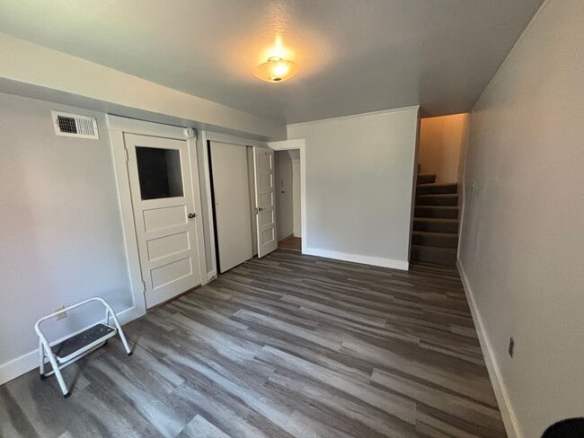 Building Photo - Single Family Home in Mission Terrace