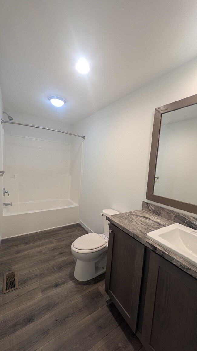 Building Photo - 9383 Evergreen Dr