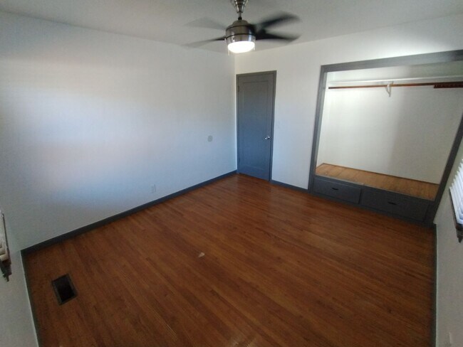 Building Photo - 210 Covena Ave