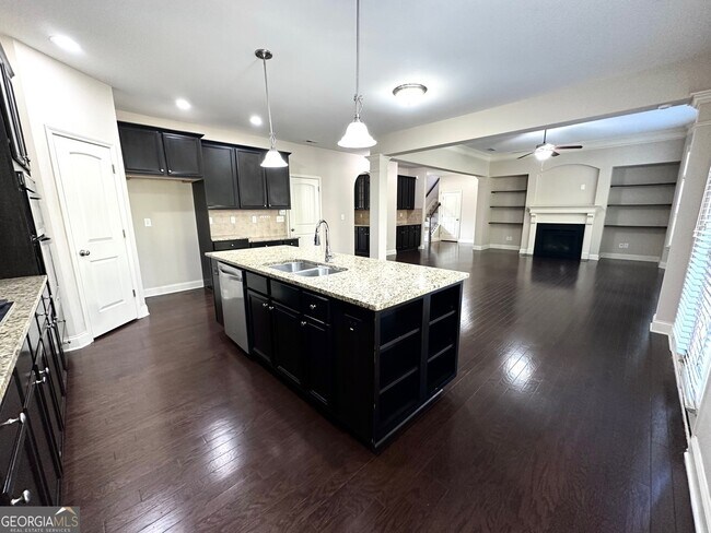 Building Photo - 5605 Upper Creek Ct