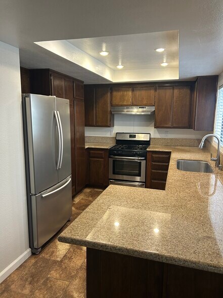 Building Photo - 2117 Carnegie Ln