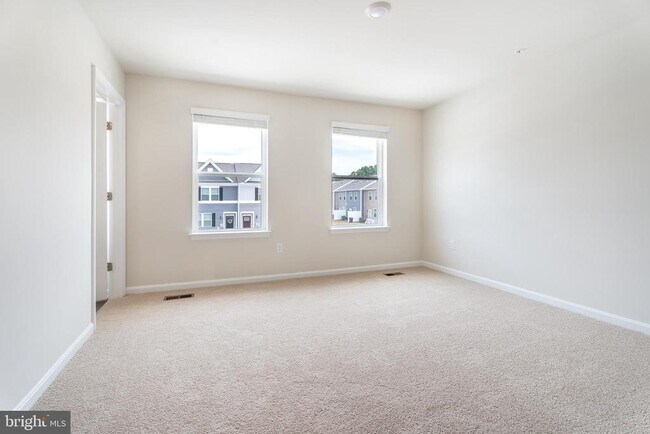 Building Photo - 846 Derwent Ln