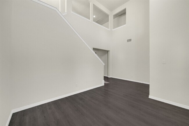 Building Photo - 1117 Goldfinch Dr