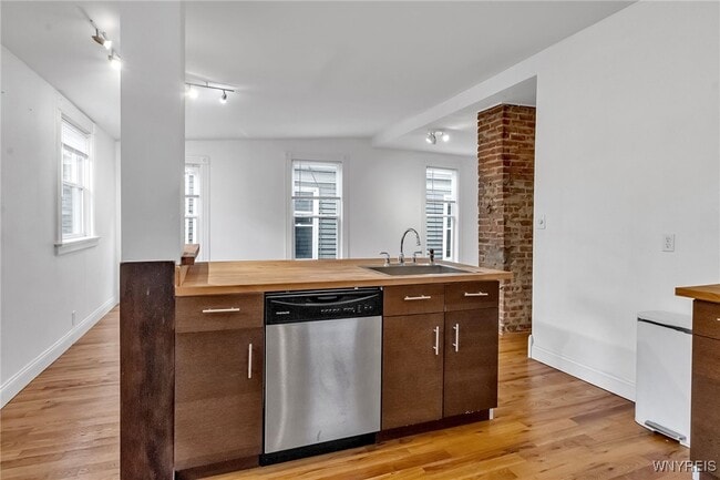 Building Photo - 575 Auburn Ave