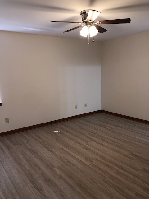 Building Photo - 14 Mill Ct