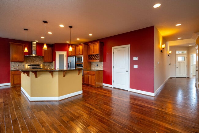 Building Photo - 3+ Bedroom 2.5 Bath with Office and Bonus Room - Indoor Play Structure - North Salmon Creek
