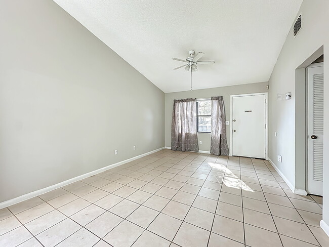 Building Photo - 8312 Westover Ct