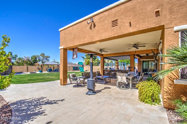 Building Photo - 3016 N Glenview