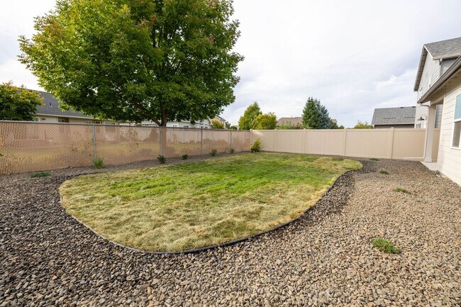 Building Photo - Modern One-Level Rancher South Spokane Valley Community - Elk Meadow Estate
