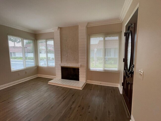 Building Photo - Beautiful Condo in Private Community