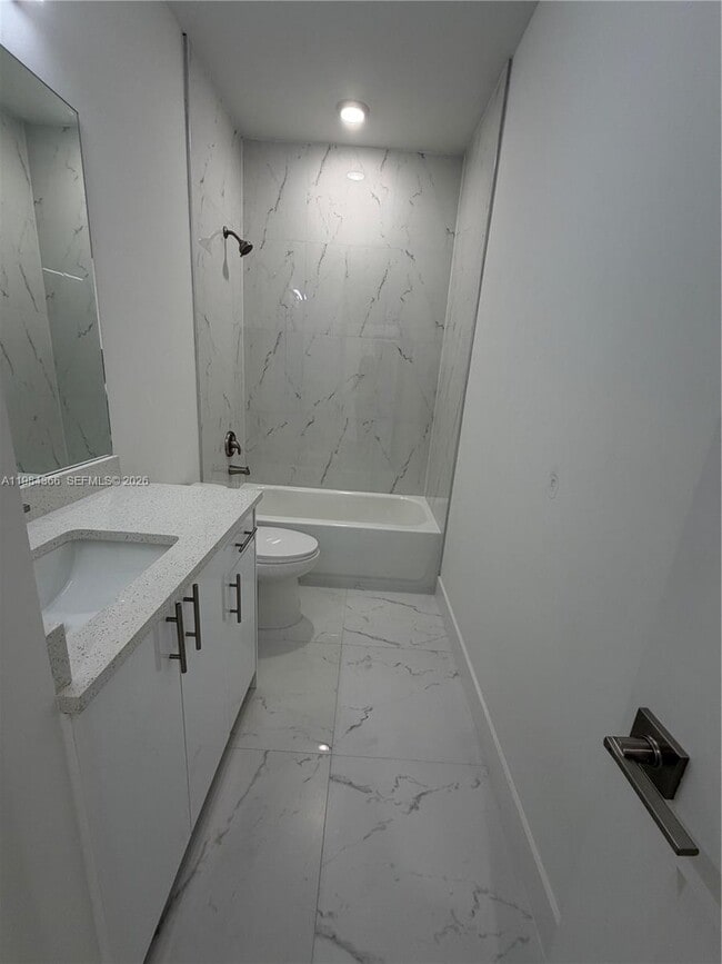 Building Photo - 721 Ivan Ave S