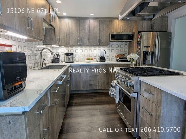Building Photo - 15106 NE 67th Pl