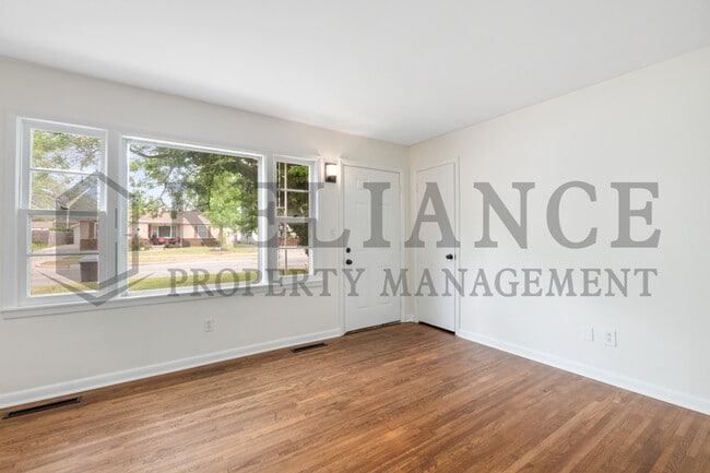 Building Photo - 2309 W Graber St
