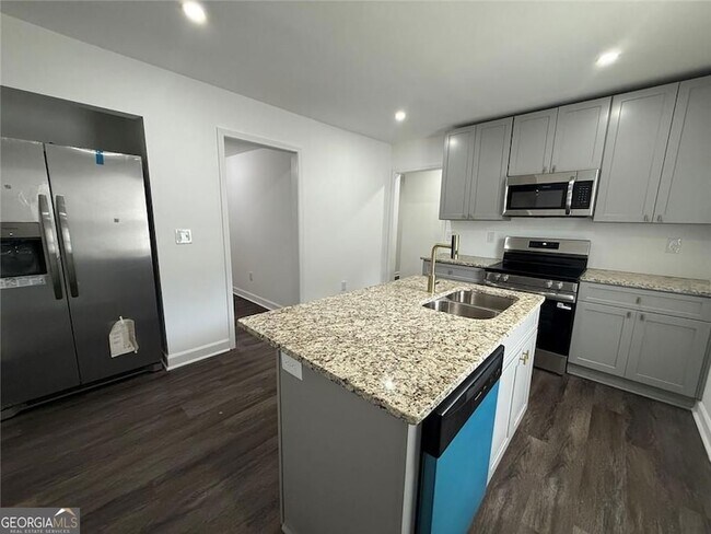 Building Photo - 1040 Palmetto Ave SW