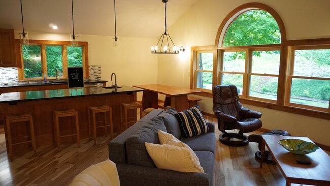 Building Photo - 6316 Vt 14