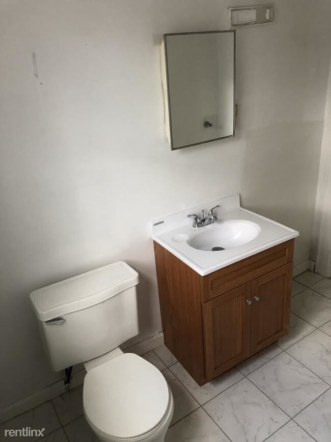 Building Photo - 3 br, 1 bath  - 99 Greenwich Ave 1