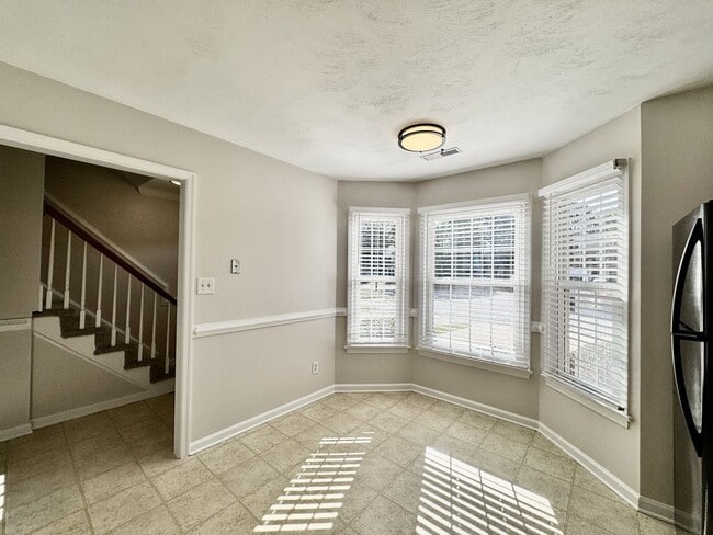 Building Photo - All Brick, End Unit Townhome in Kempsville...