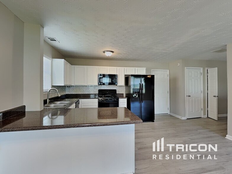 Building Photo - 158 Parkview Pl Dr