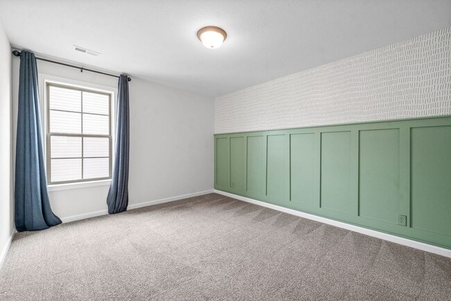 Building Photo - Dog Friendly Four Bedroom Near I24!