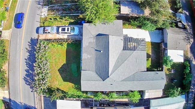 Building Photo - 27 S 6th St