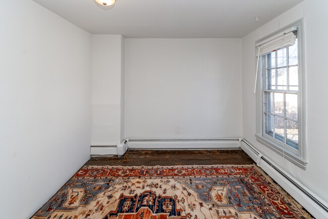 Building Photo - 34 Buttonwood St