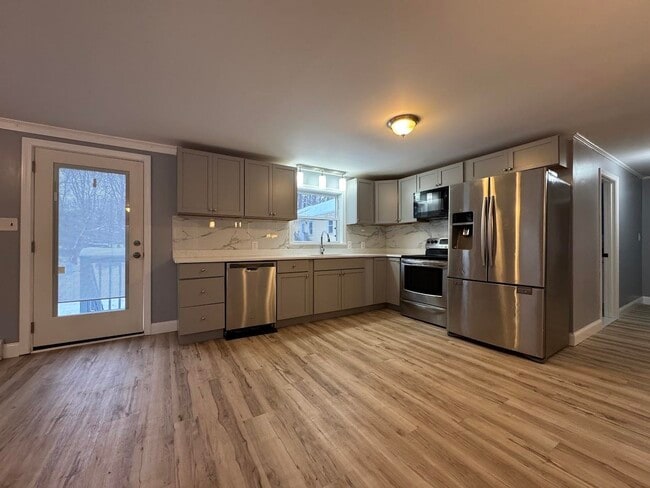 Building Photo - 240 Leda Ave