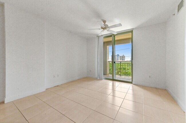 Building Photo - 610 Clematis St