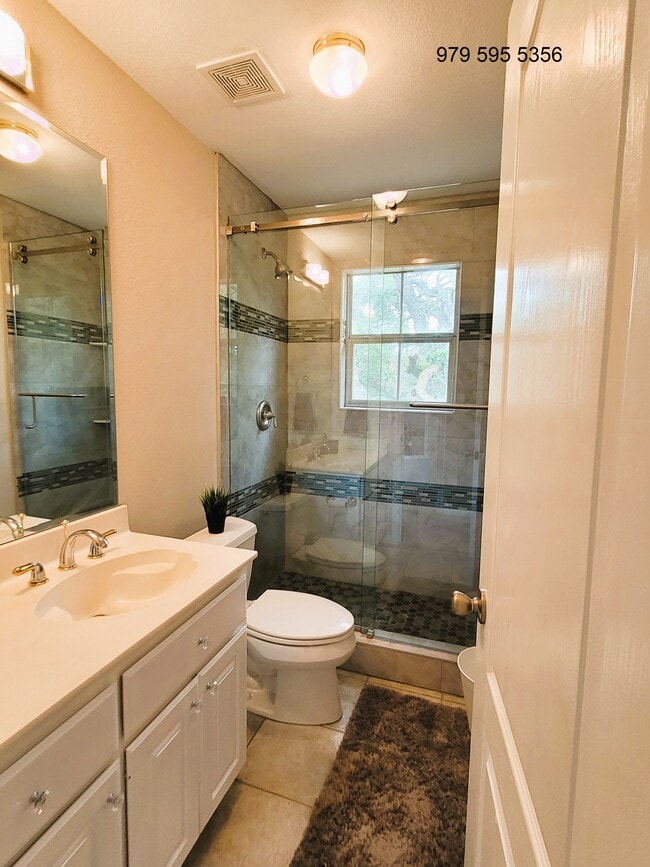 Building Photo - 8504 Young Ln