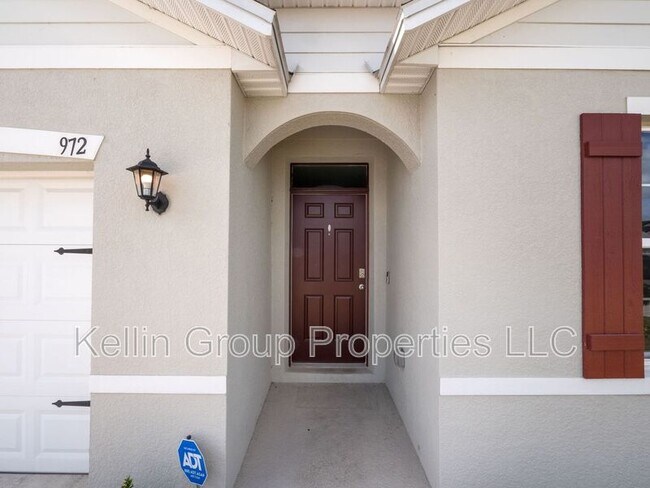 Building Photo - 972 Serchio St